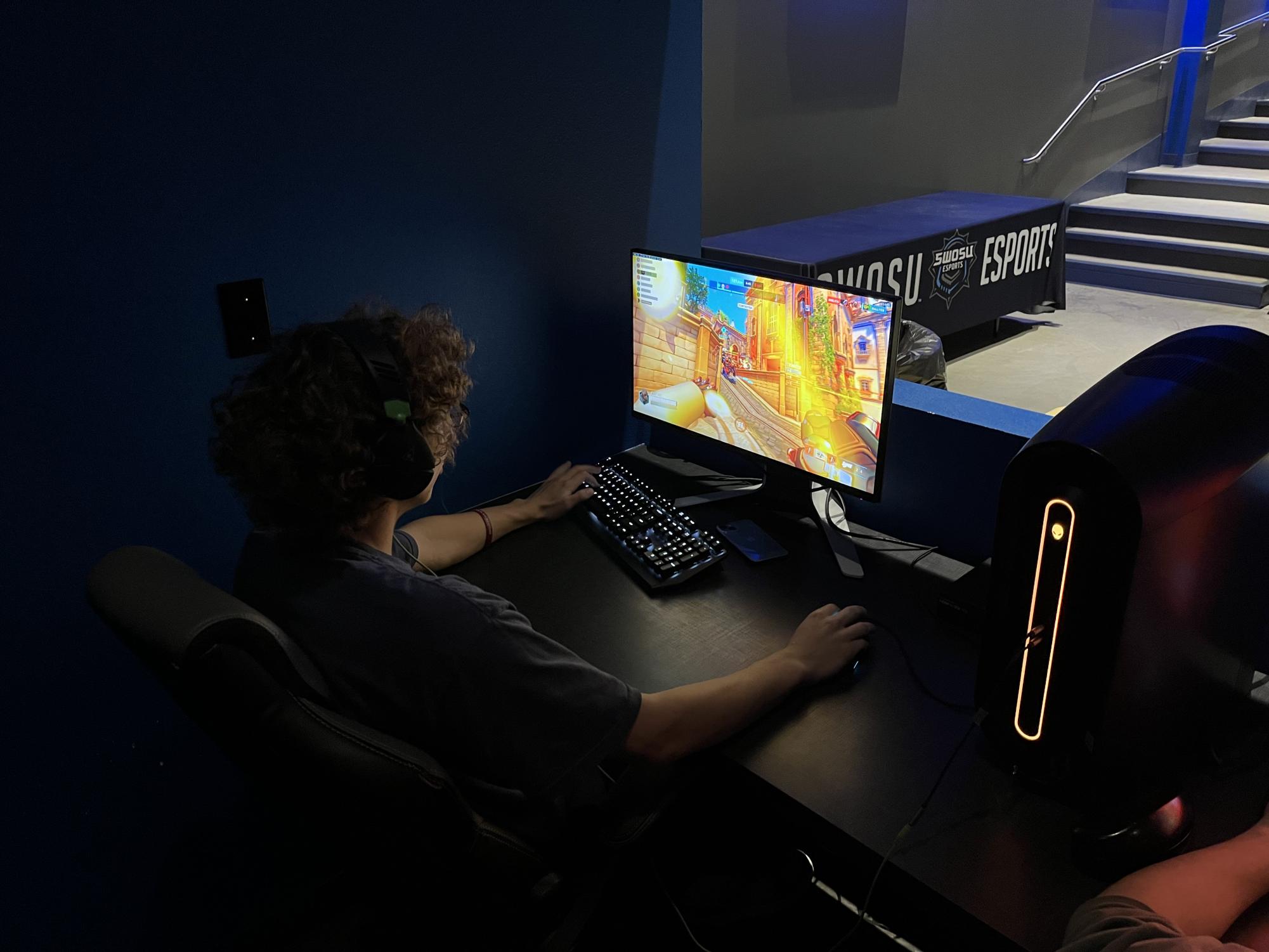 From Controller to Keyboard: Marler Finding Success on Overwatch Team
